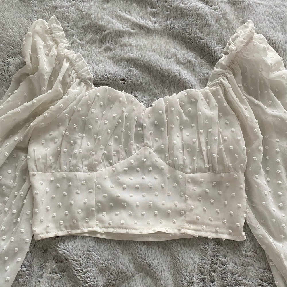 Beautiful white blouse! - Picture 8 of 10